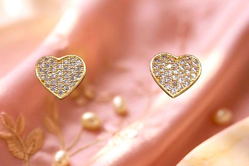 14kt Gold Heart Earrings