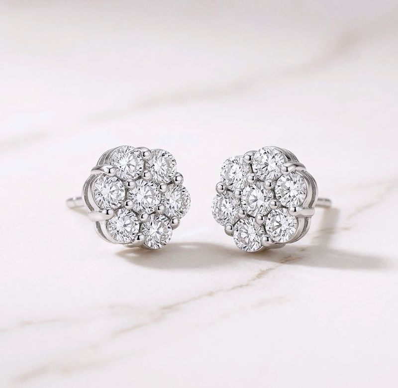 14kt Gold Diamond  Floral Stud Earrings