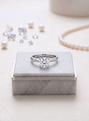 14kt White Gold Round Solitaire 1.10 CT VS2 Color E