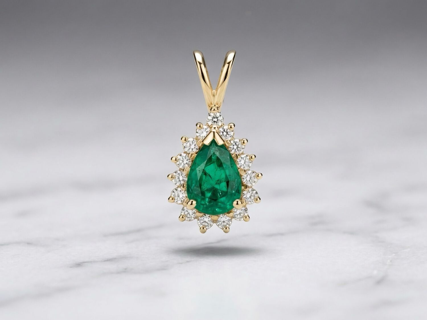 14kt Gold Pear Shape Emerald Pendant