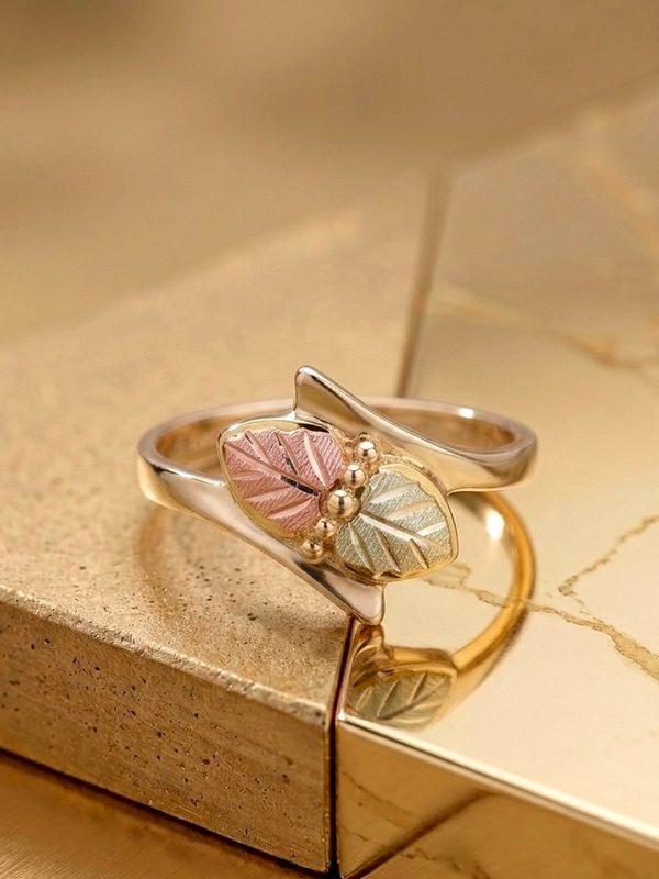 10kt Two-tone Black Hill Leaf Ring