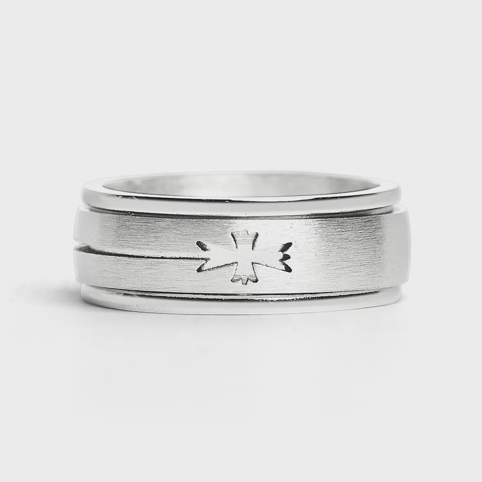 SS Cutout Cross Spinner Ring