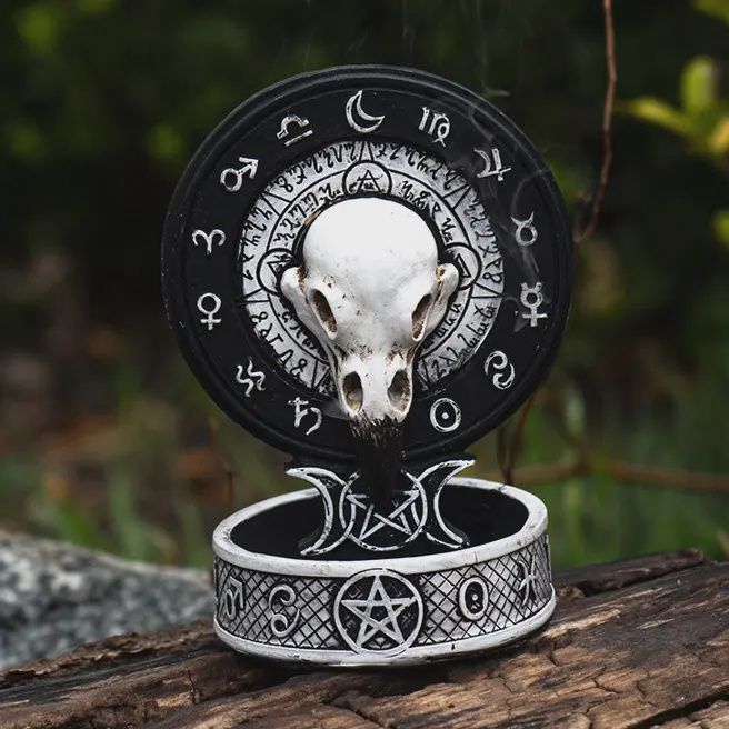 Raven Skull Backflow Incense Burner