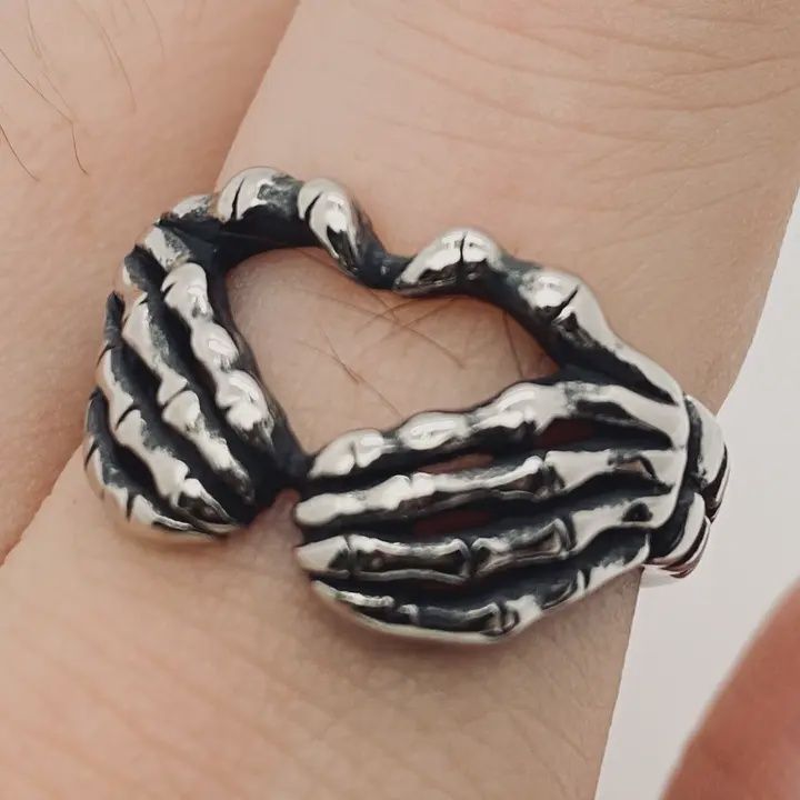Heart-Shaped Skull Palm Ring