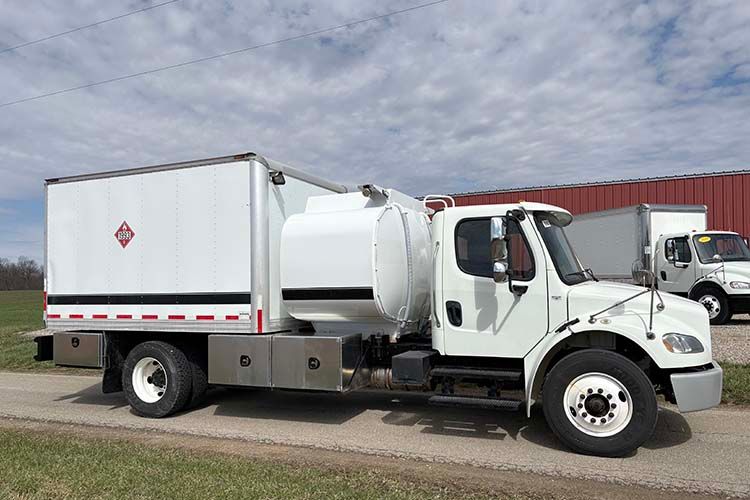 Fuel Trucks / Lube Trucks