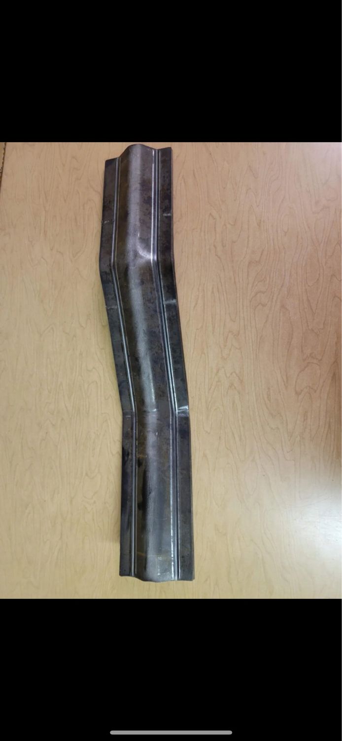 80-02 Ford Peaked Front Plate