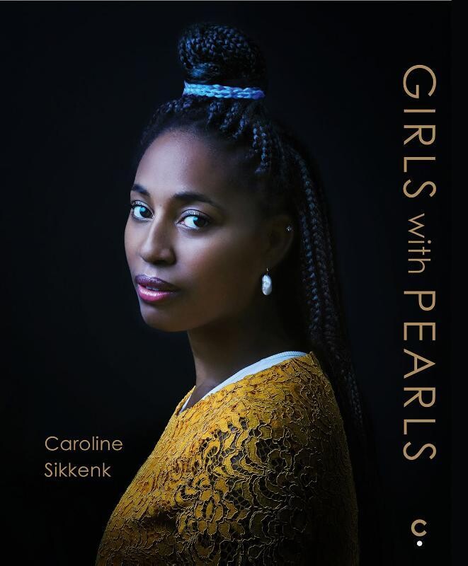 Girls with Pearls - Caroline Sikkenk