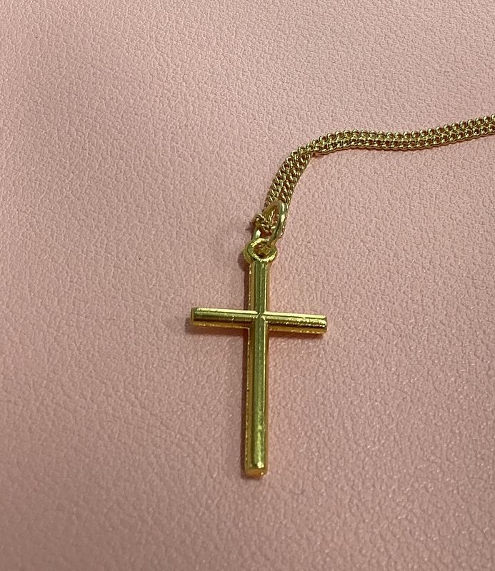 FINE GOLD CHAIN AND GOLD CROSS