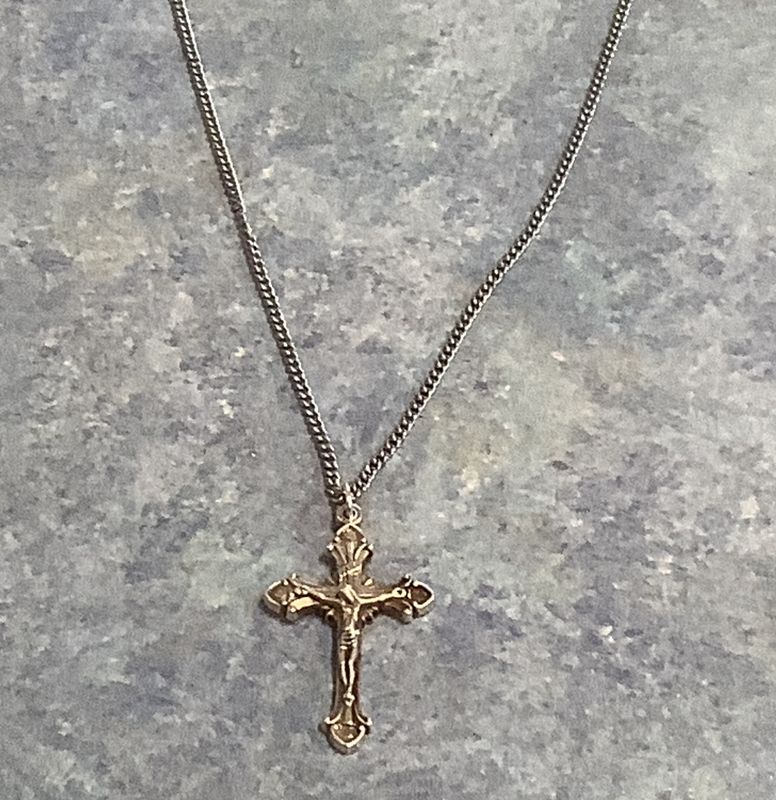 SILVER CHAIN WITH SILVER CRUCIFIX