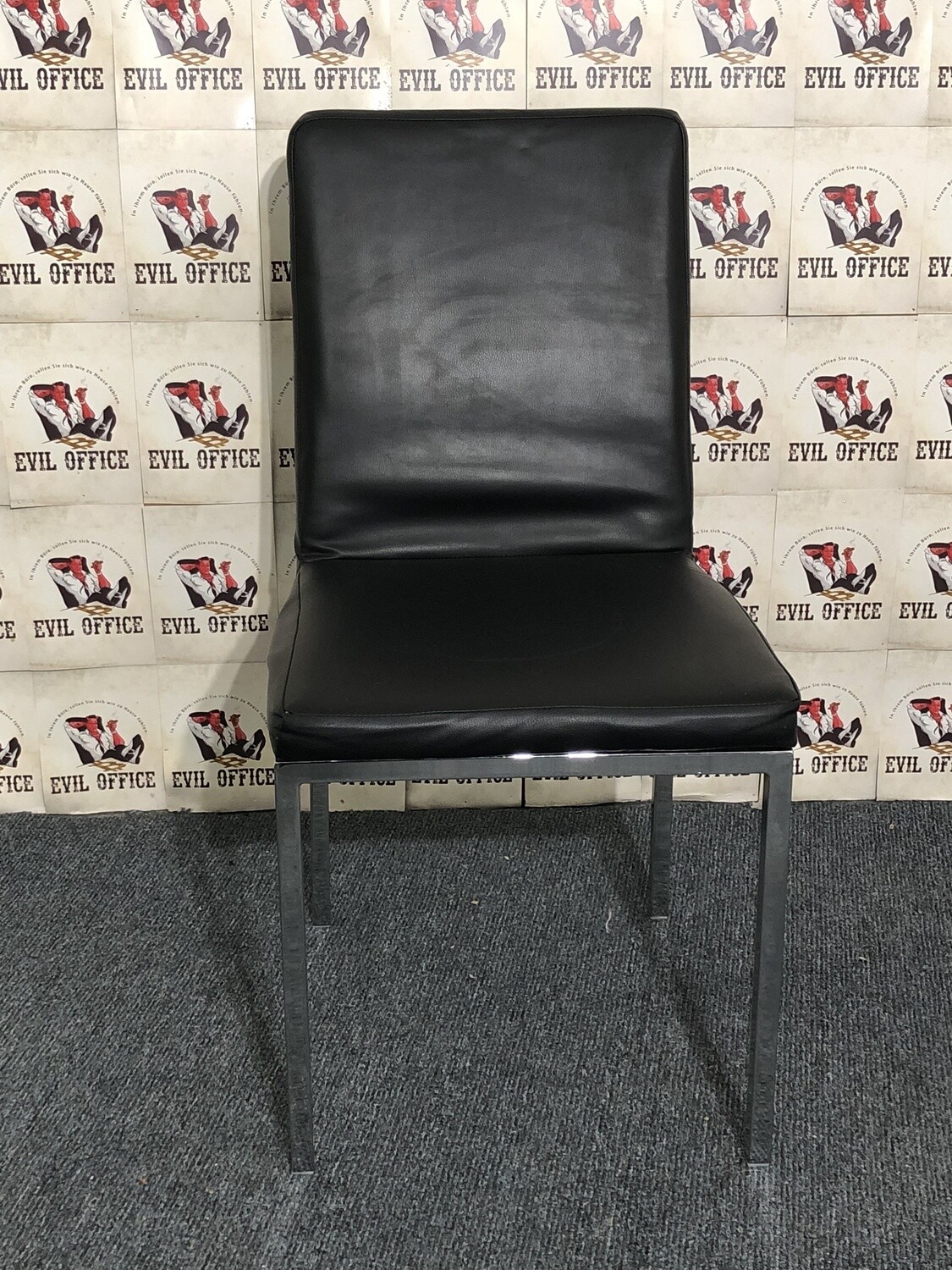 Stuhl Besucherstuhl in Schwarz / Chrom