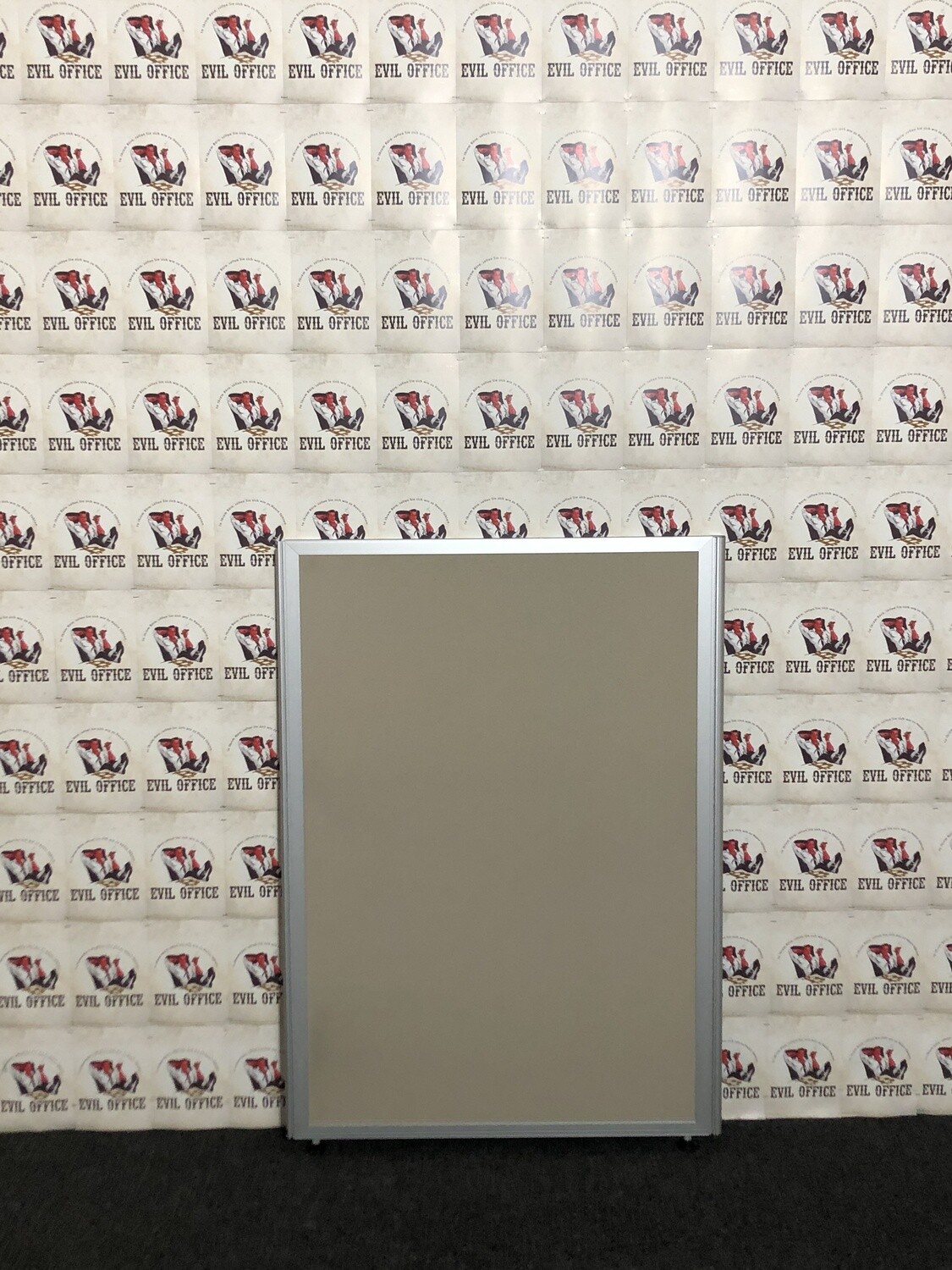 Trennwand von Haworth Dyes in Beige Akustik Aluminium