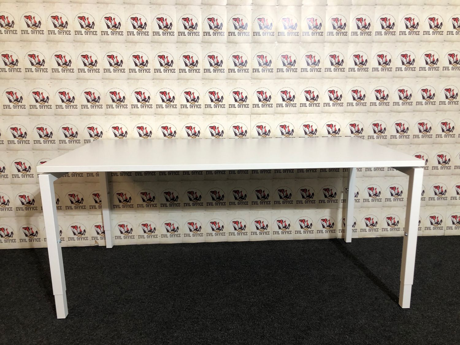 Schreibtischtisch in Weiß / Weiß 160cm x 80cm #1