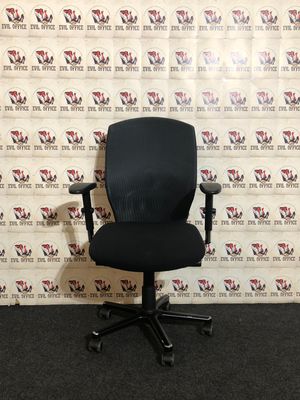 Bürodrehstuhl von Der Drehstuhl Modell Sinum Schwarz