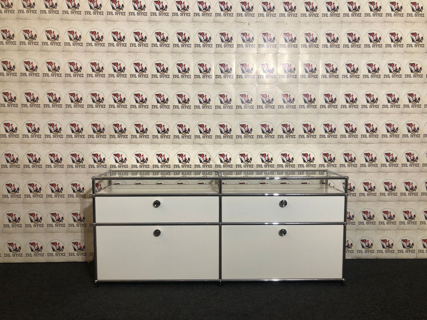 USM Haller Lowboard Sideboin Weiß mit Glasablage Sideboard Design