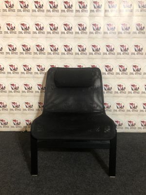 Sessel von Ikea Nolmyra in Schwarz mik kopfkissen