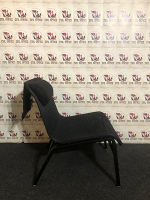 Sessel von Ikea Nolmyra in Schwarz mik kopfkissen