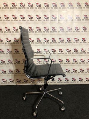 Vitra Aluminium Chair Charles Eames EA 119 Leder Schwarz Nero