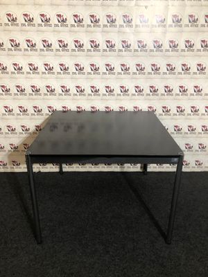 Design USM Haller Schreibtisch Schwarz Eiche 100x100cm