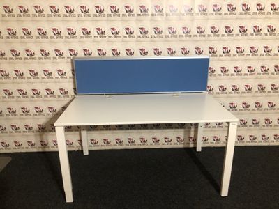 Schreibtisch von Bene Akustik Trennwand in Blau #8