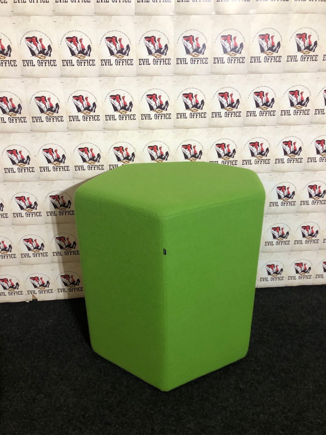 Hocker von MDD Model Bazalto in Grün Sessel