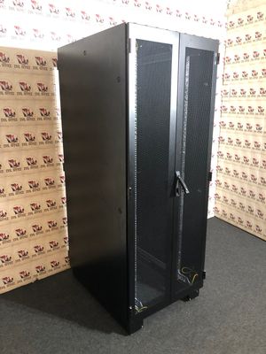 19” Zoll Serverschrank beidseitig perforierte Doppelflügelttüren