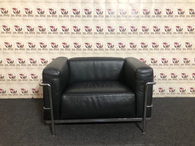 Cassina LC3 Fauteuil Grand Confort Grand Modèle Le Corbusier