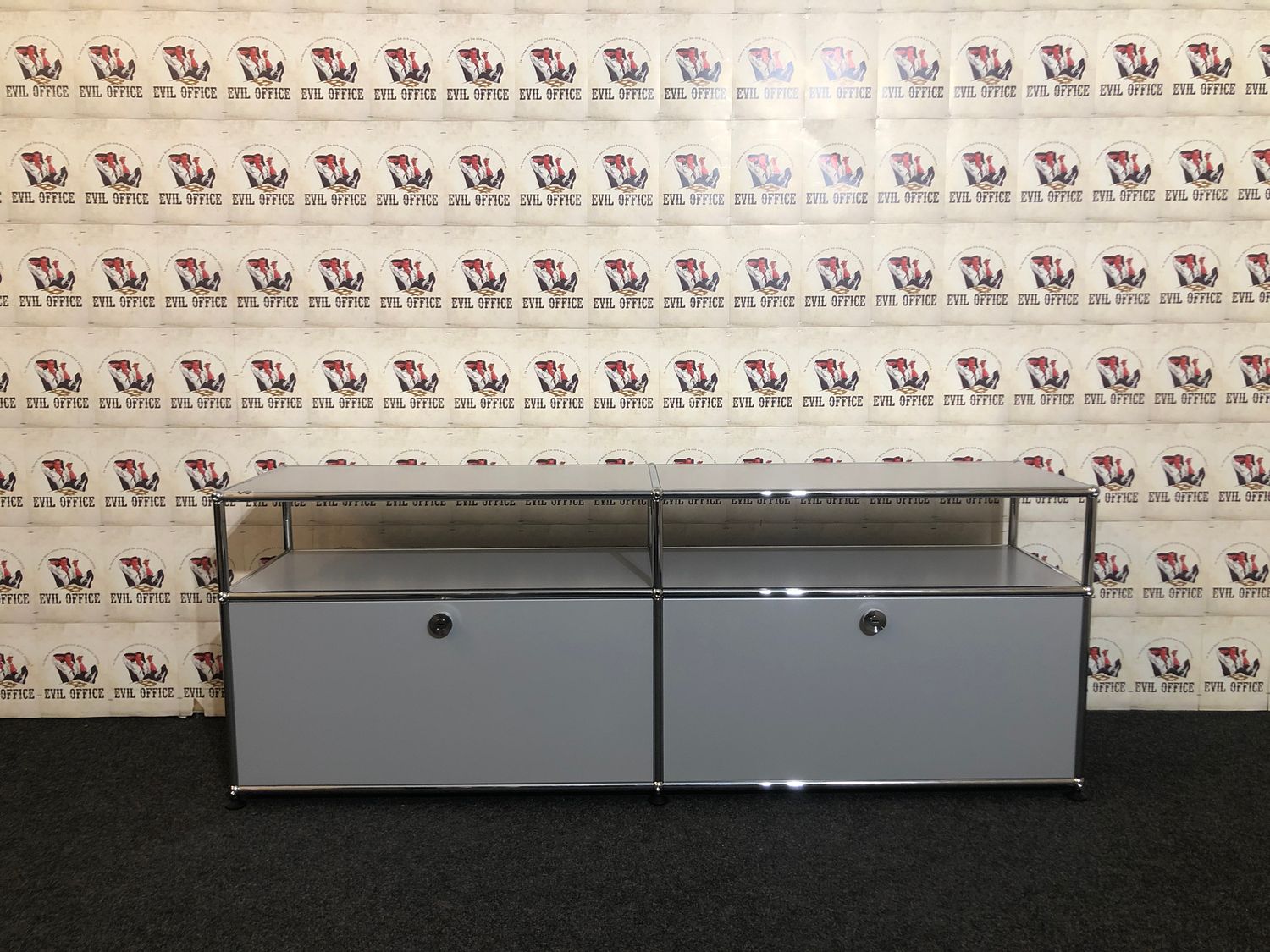 USM Haller Lowboard in Mattsilber Sideboard Softclose Design