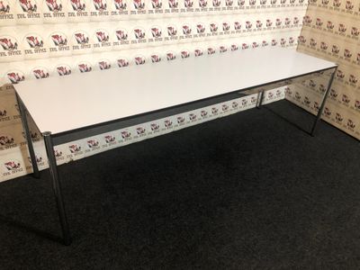 Design USM Haller Schreibtisch 250x750cm Perlgrau