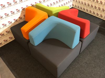4-er Set Steelcase B-Free Cube Sessel Grün Blau Rot Orange Grau