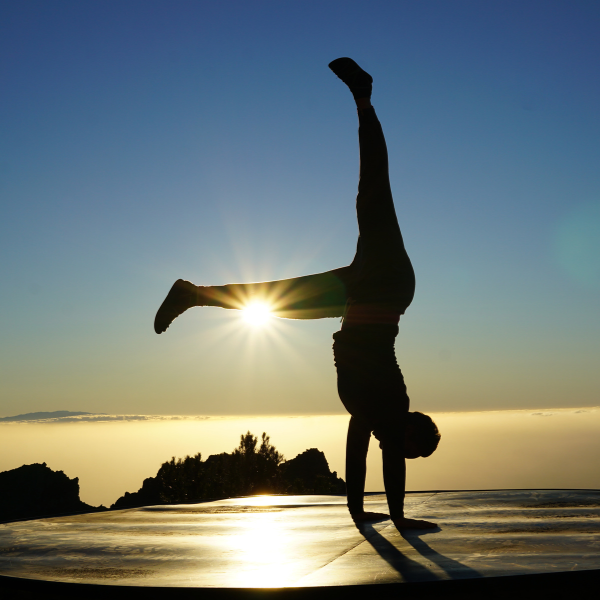 Zugang zu allen ONLINE Yogakursen - UNBEGRENZT bis 31. März 2021! Zugang zu allen ONLINE Yogakursen - UNBEGRENZT bis 31. März 2021!