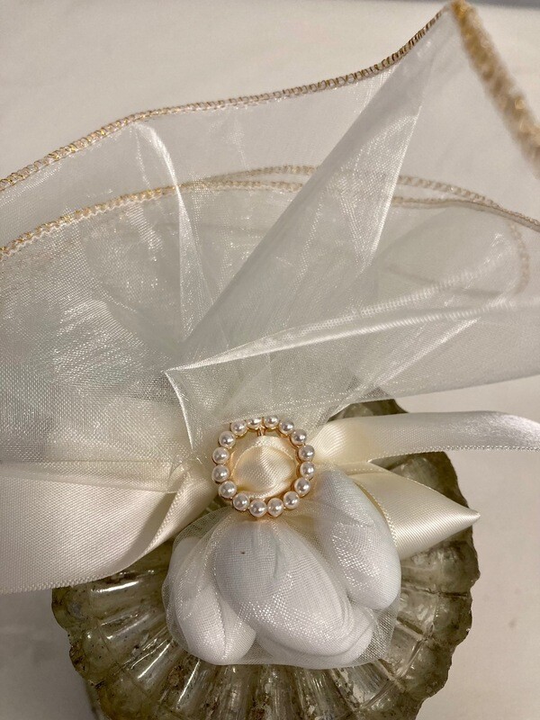 Ivory Pearl Gold Wedding Guest Favors Boubounieres
