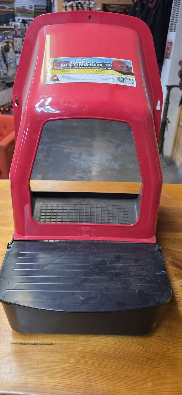 Deluxe Plastic Nesting Box