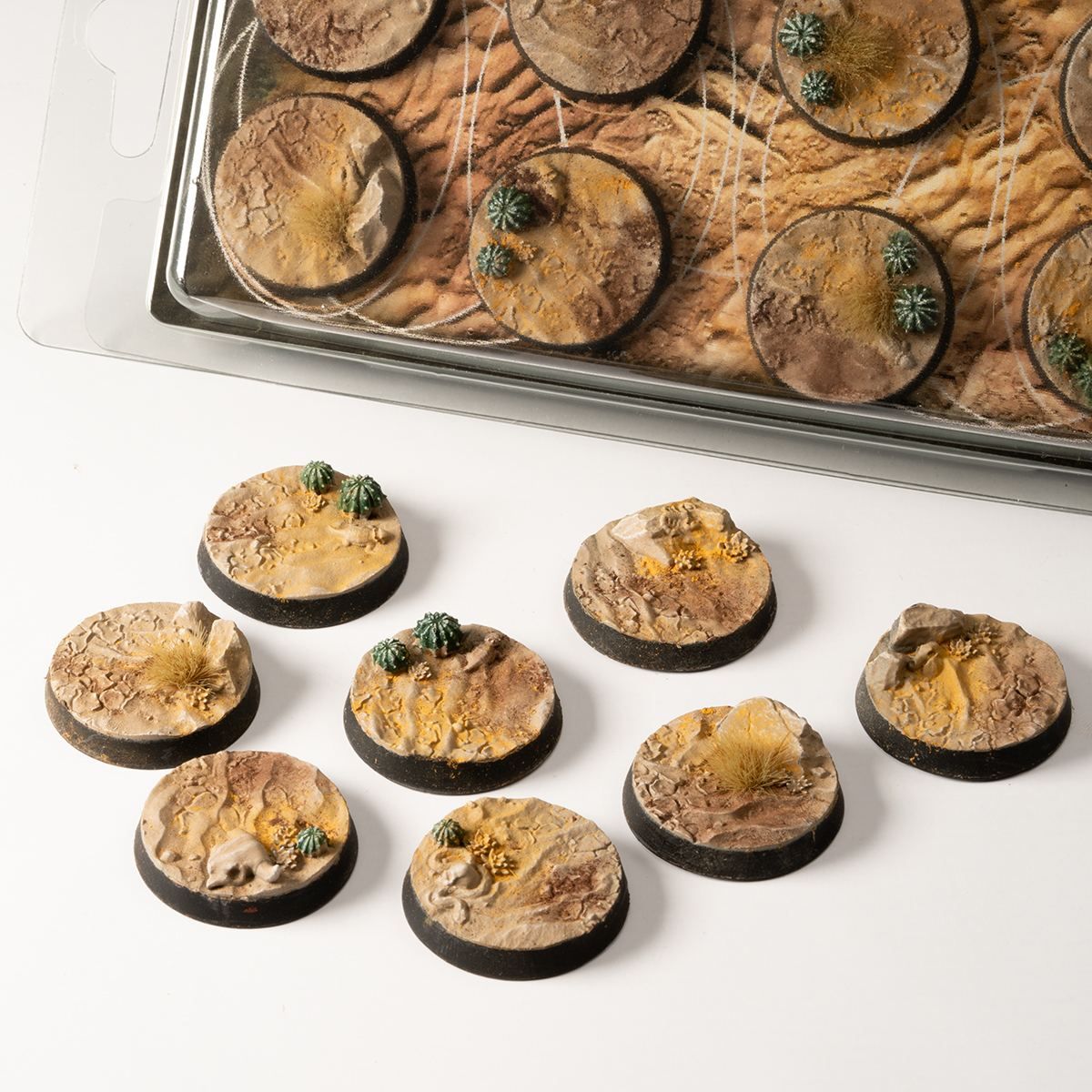 GamersGrass - Deserts of Maahl Bases, Round 28mm (x8)