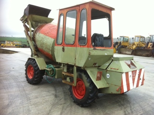Italmachine 3000(3 metre) all terrain self loading cement mixer