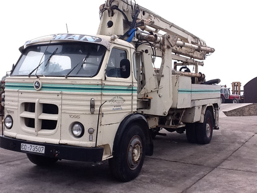 Leyland Comet 4x2 Truck mounted concrete pump