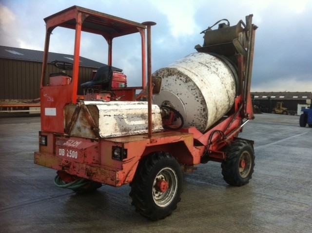 SILLA   DB 2500(2.5 metre) all terrain self loading cement mixer