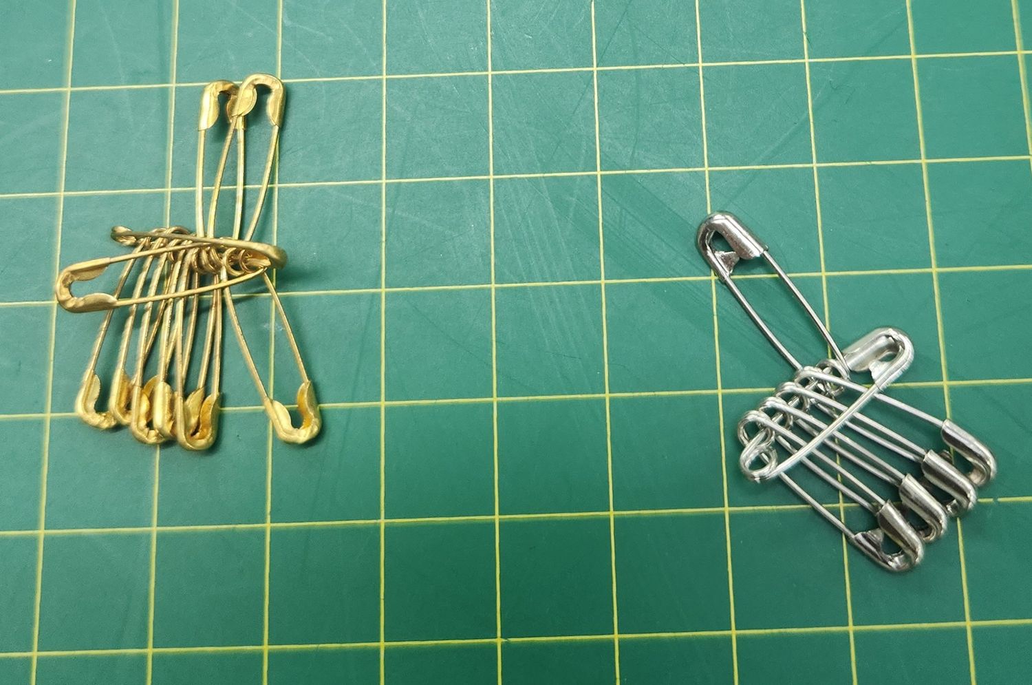 Small Safety Pins -Pack of Gold 10 or Silver 6