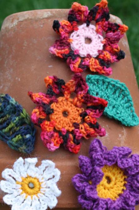 CW Pattern Croheted Flowers P102