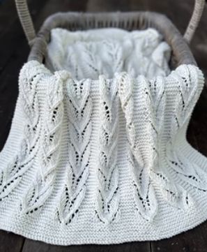 Kiwi Stitch &amp; Knit Pattern Willow Blanket 8ply