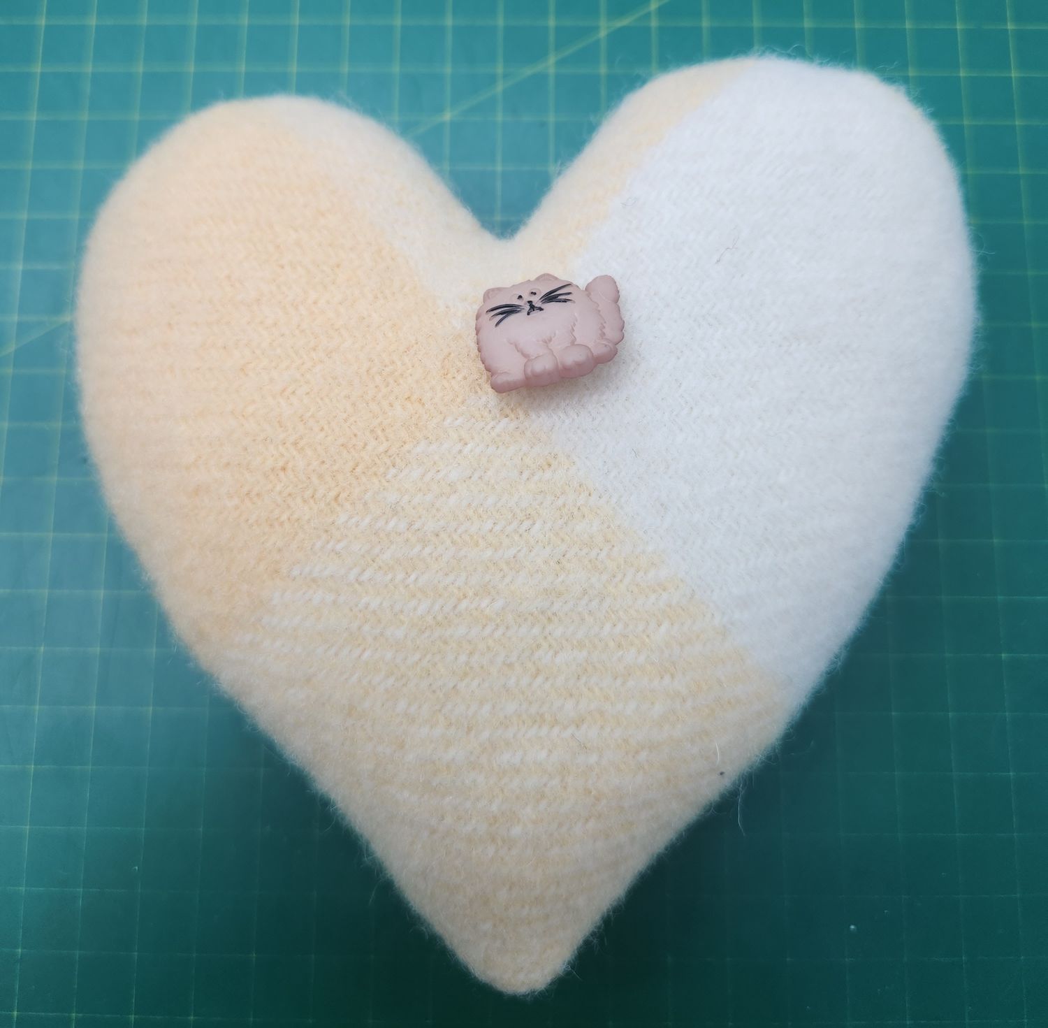 Wool Emotional Support Heart - Yellow Cat