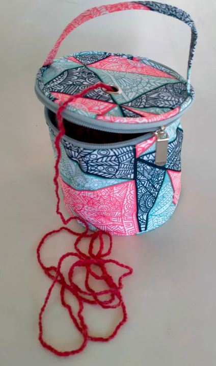 Round Knitting Bag Swirls KB08A