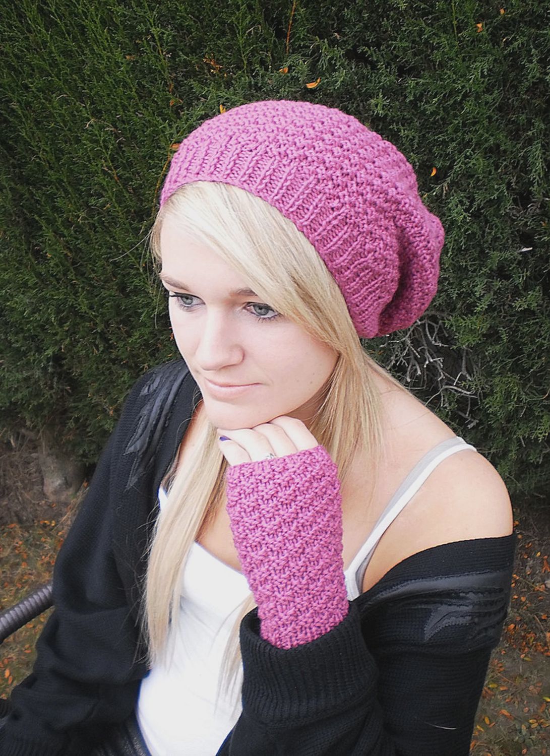 Extreme Handknits Pattern Slouch Hat &amp; Fingerless Mitts 8ply Moss Stitch