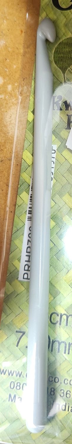 Kwik Knit Crochet Hook Plastic 7.0mm 15cm Long