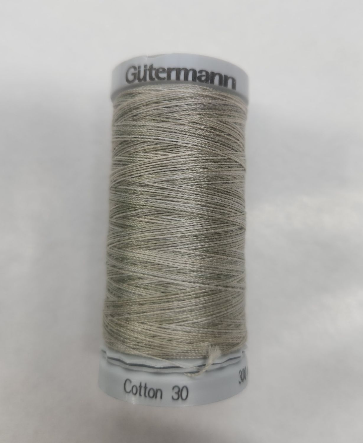 Gutermann 300m Machine Embroidery Quilting Thread Col.4027