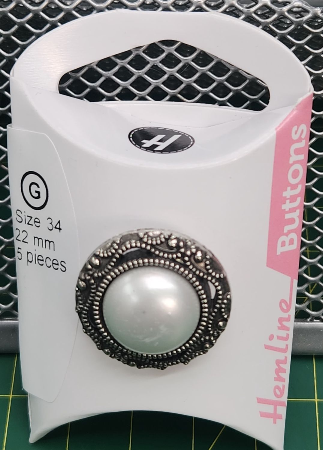 Hemline Size 34 Pearl 5 Piece Button Pack Size 22mm