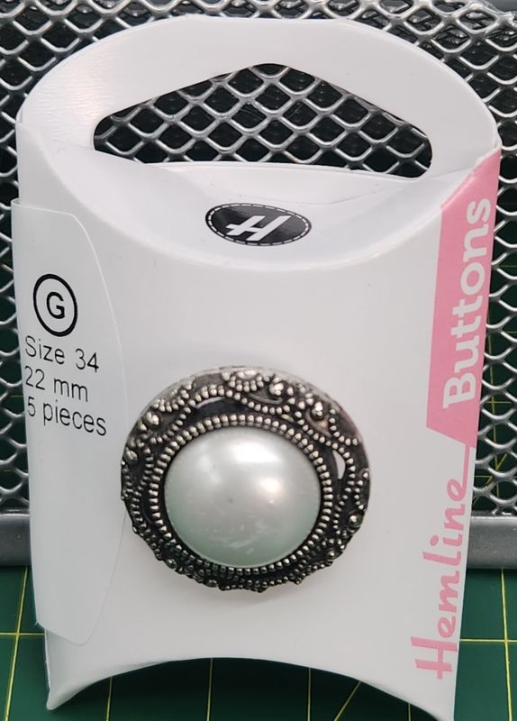 Hemline Size 34 Pearl 5 Piece Button Pack Size 22mm
