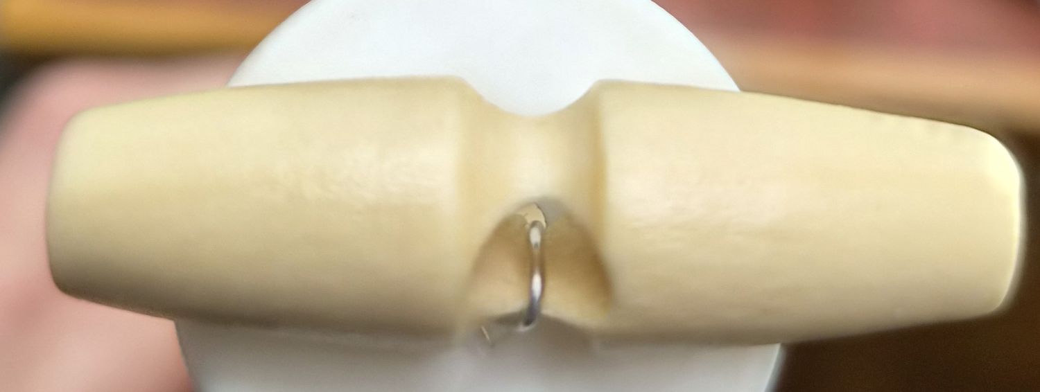 Natty Notions Cream 4cm Toggle