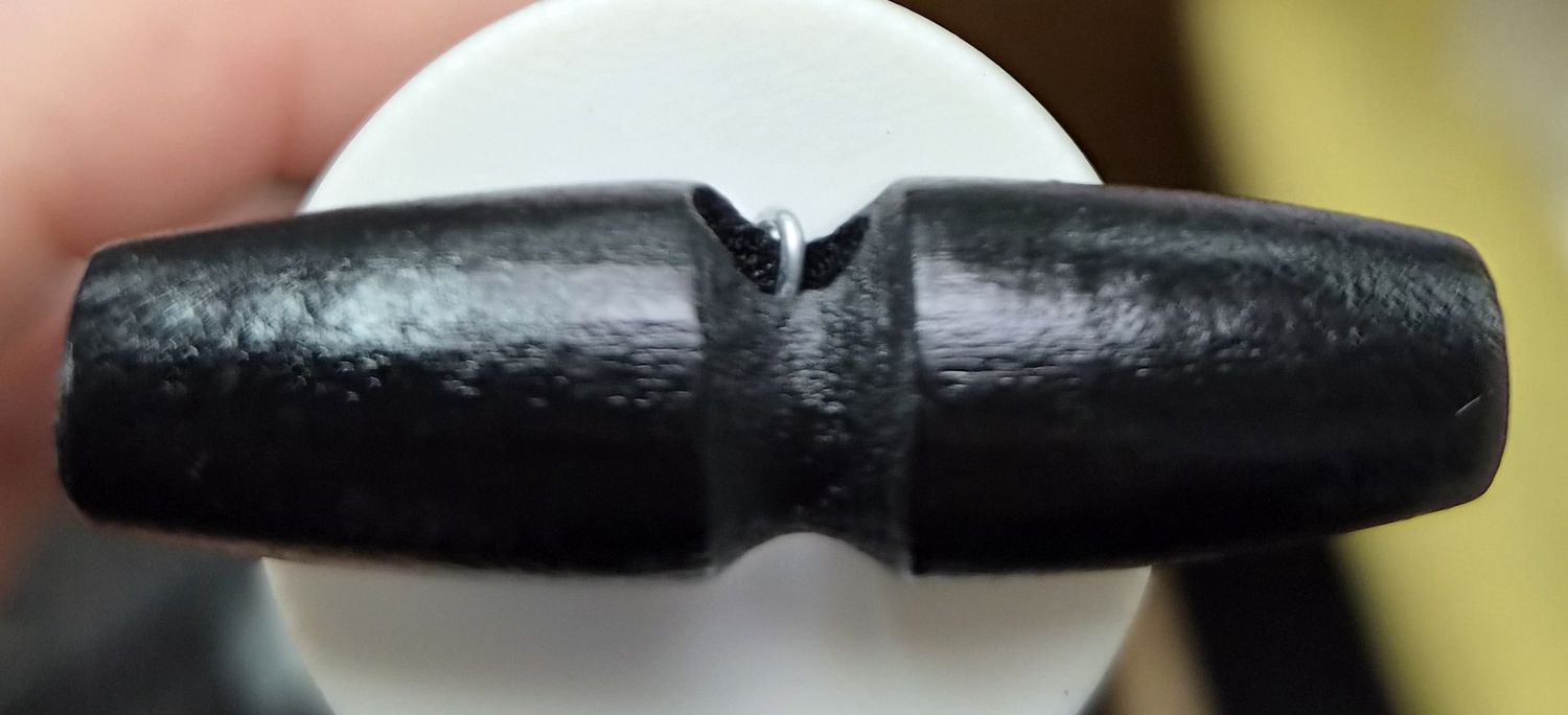 Natty Notions Black 4cm Toggle
