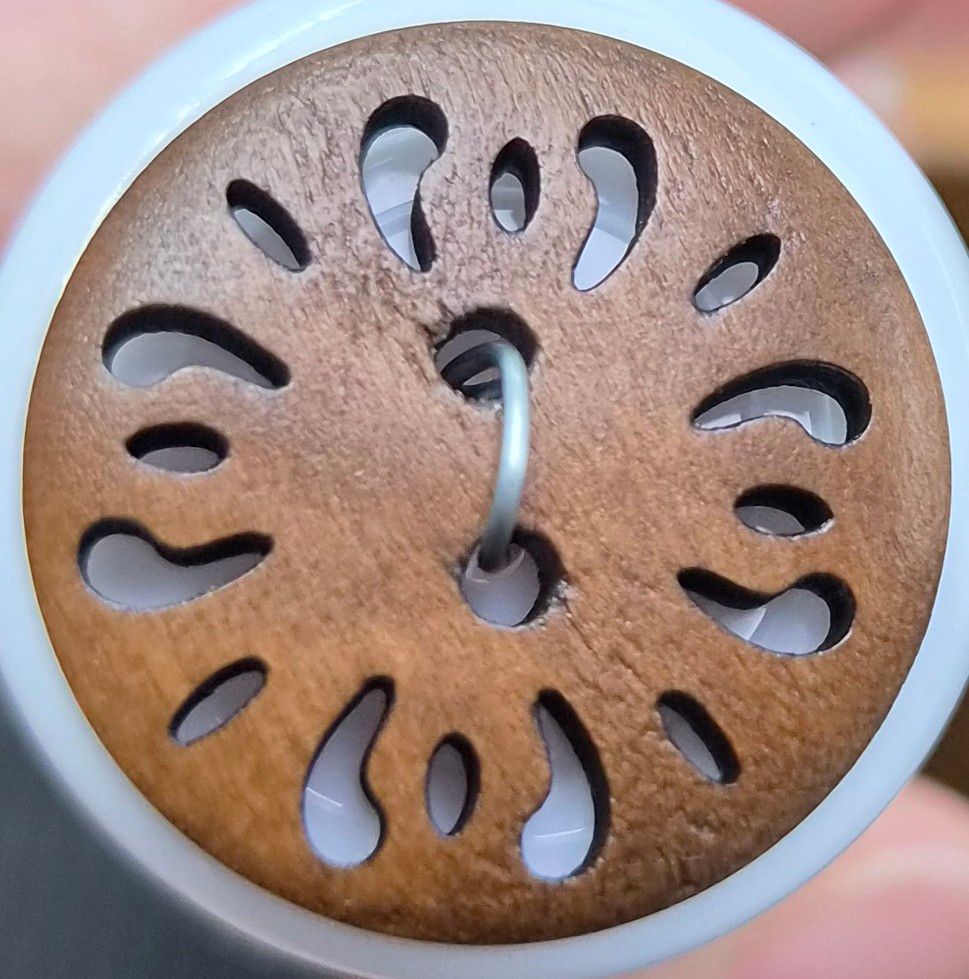 Natty Notions Buttons Chocolate Vintage 25mm