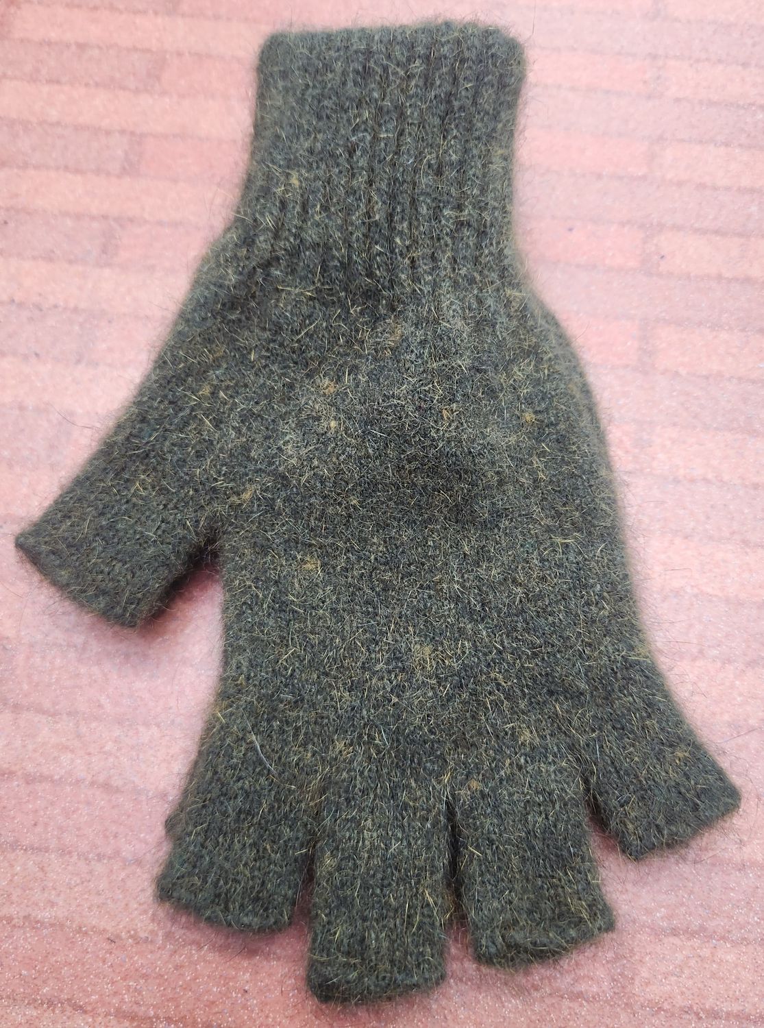 NZ Possum Merino Silk Gloves - Olive Green - Medium